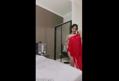 Indon Viral Senyum Tipis Di Balik Pintu Terbuka Shocking